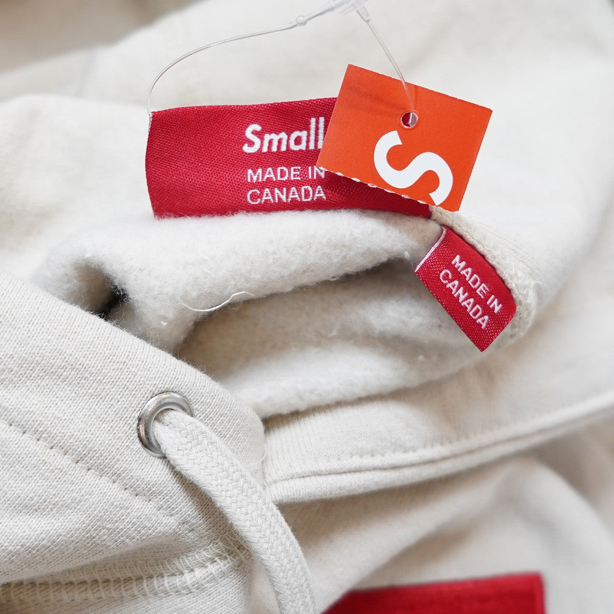 シュプリームの24AW Box Logo Hooded Sweatshirt Stone ボックスロゴ フーデッドスウェットシャツ ボックス ロゴ パーカーです。 Supreme 古着・中古 トップス アイテム