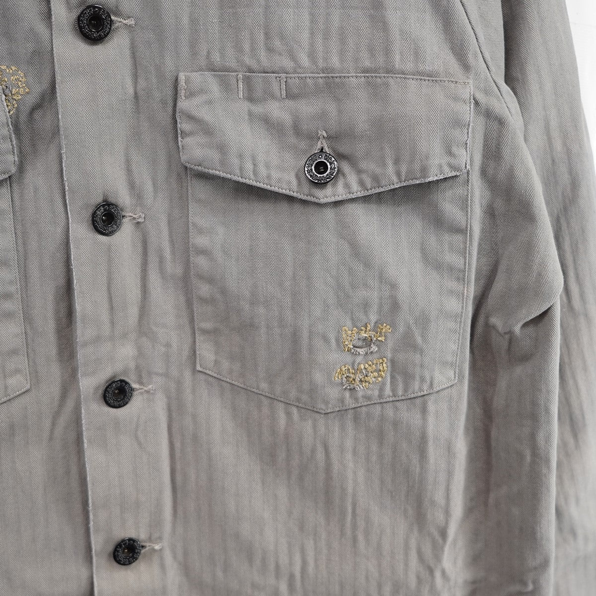 Herringbone canvas shirt jacketロゴ パッチ ダメージ加工 ミリタリー シャツ