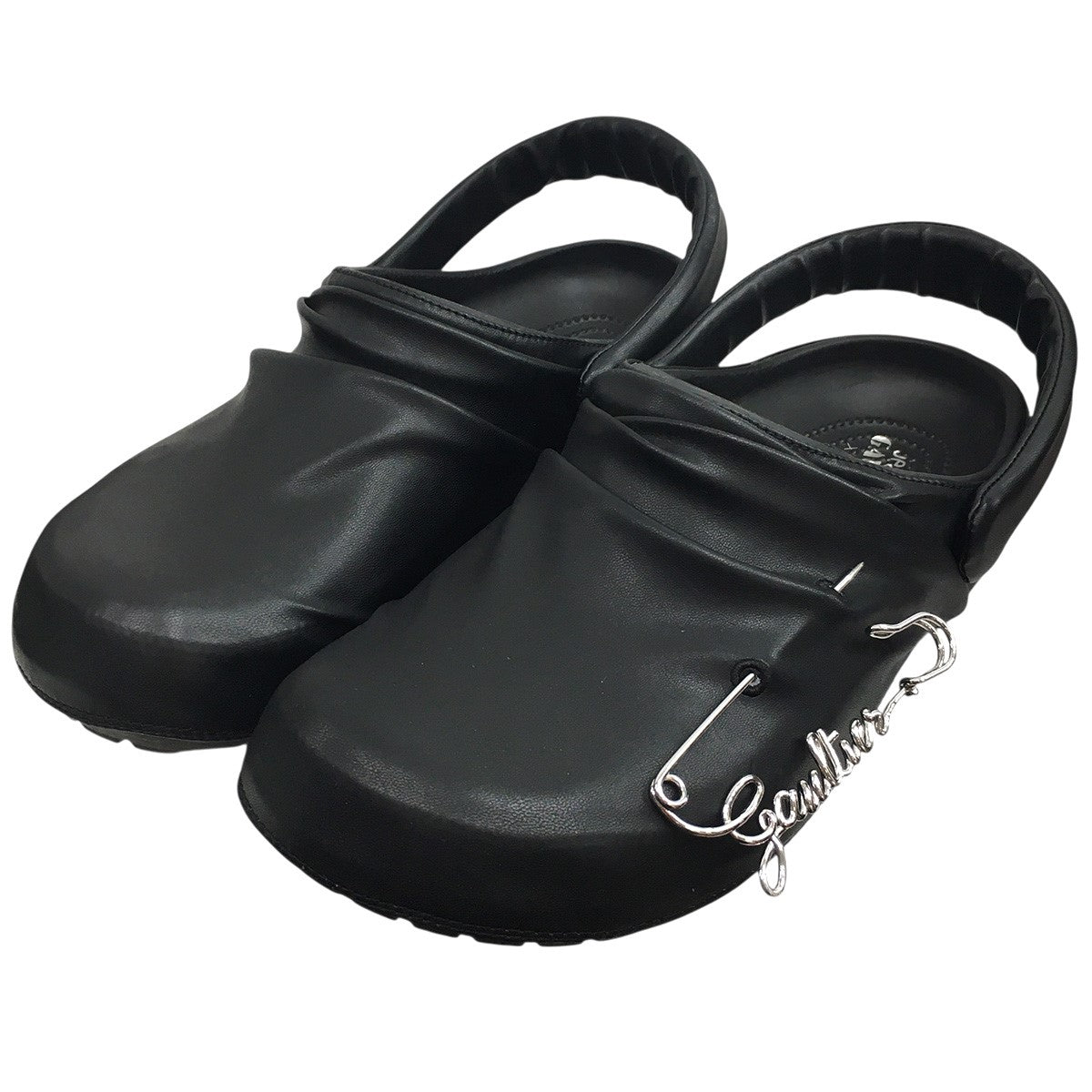 25AW JPG x Crocs Draped Classic Clogロゴ ピン フェイクレザー クラシック クロッグ サンダル シューズ