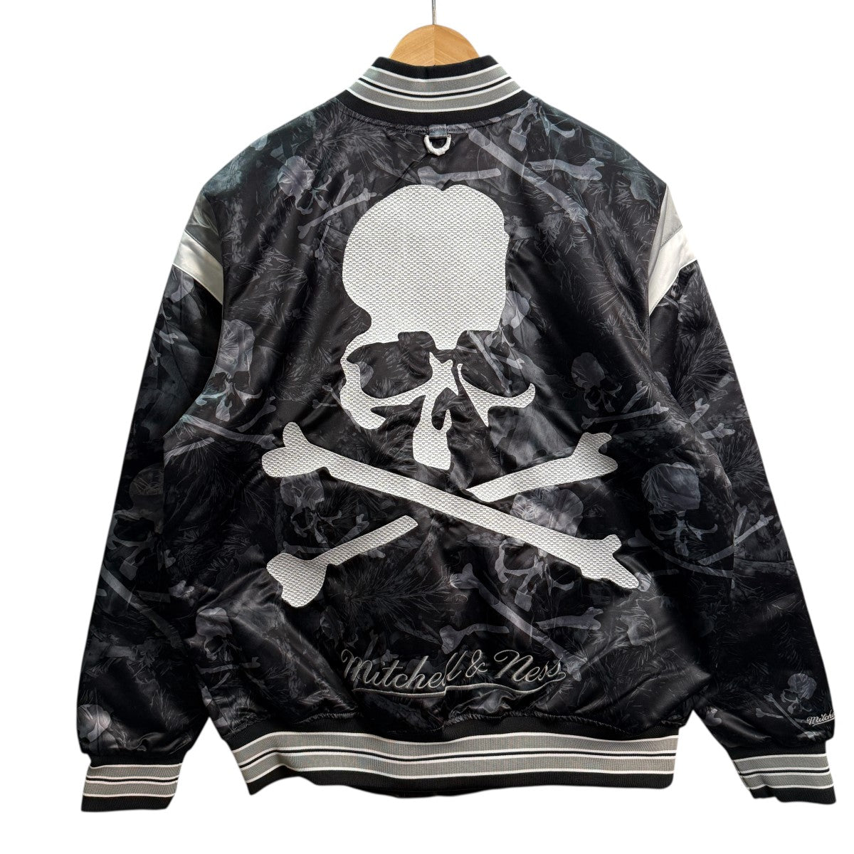 Mastermind WORLD×MITCHELL & NESS 25AW/PRINT SATIN JACKET/サテンジャケットMN-A25-J300-C16 古着・中古-2枚目のアイテム画像