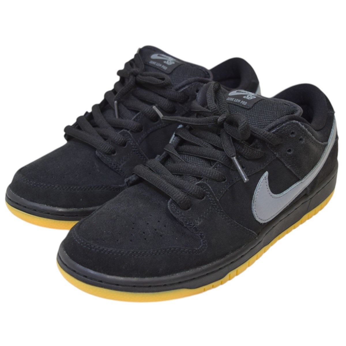 靴 Nike SB Dunk Low Pro \"Black/Fog\" Dunk Low Pro SB 'Fog' - Nike - BQ6817 010 - black/black