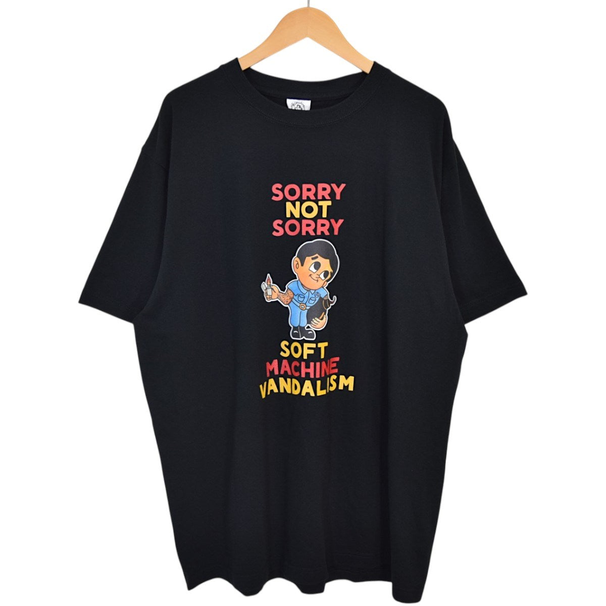 SOFT MACHINE(ソフトマシーン) SORRY-TプリントTシャツ ブラック