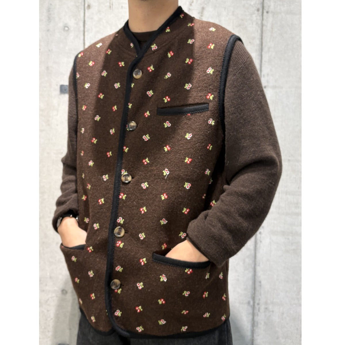23AWWalker Gilet Flowers  Feltedフェルトフラワー柄ジレベスト