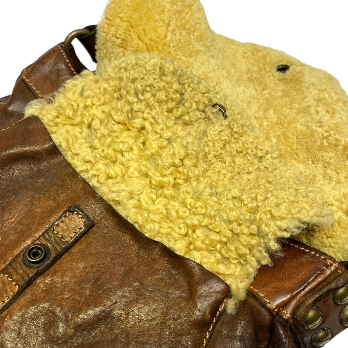 CAMPOMAGGI 古着・中古 カンポマッジのヴィンテージ加工ショルダーバッグ 25-021961です。