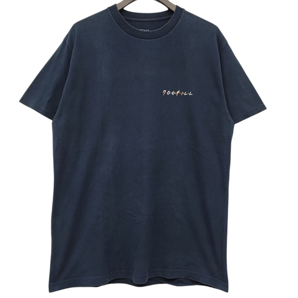 700fill(セブンハンドレッドフィル) 刺しゅうロゴTシャツ ネイビー 
