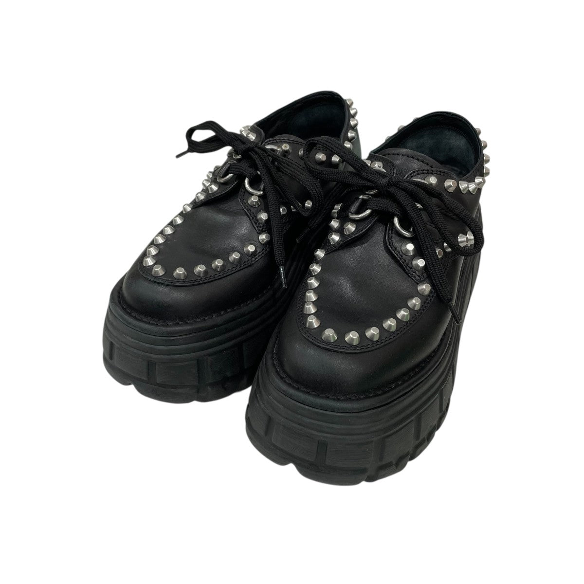 MIUMIU スタッズ付きムートンシューズ miumiu 靴 ムートンブーツ MIUMIU スタッズ付きムートンシューズ