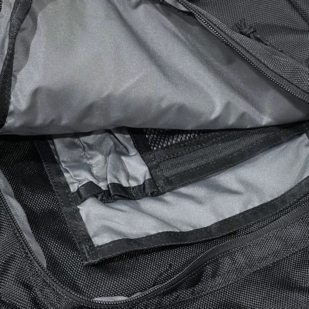カインドオルオンライン 24AW インナートートバッグ付き バックパック WARSAW 30 ワルシャワ 30リットル 古着・中古-9枚目のアイテム画像