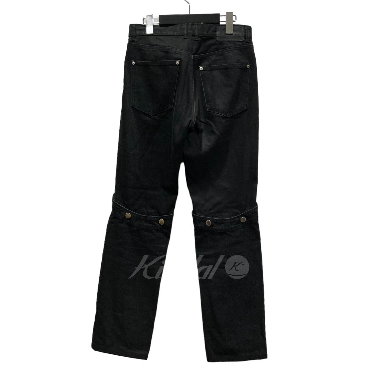 「KNEE BUTTON JEANS」デニムパンツ