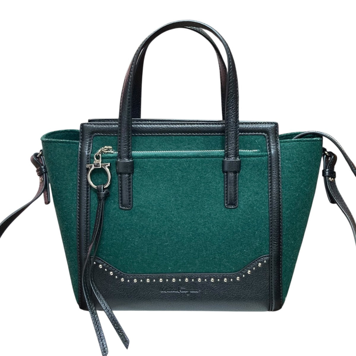 Salvatore Ferragamo ショルダーバッグ 　エイミー Salvatore Ferragamo(サルヴァトーレフェラガモ) エイミーフェルト切替