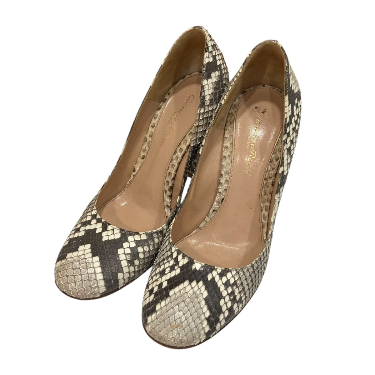 Gianvito Rossi(ジャンヴィトロッシ) パイソン柄ラウンドトゥ ヒール
