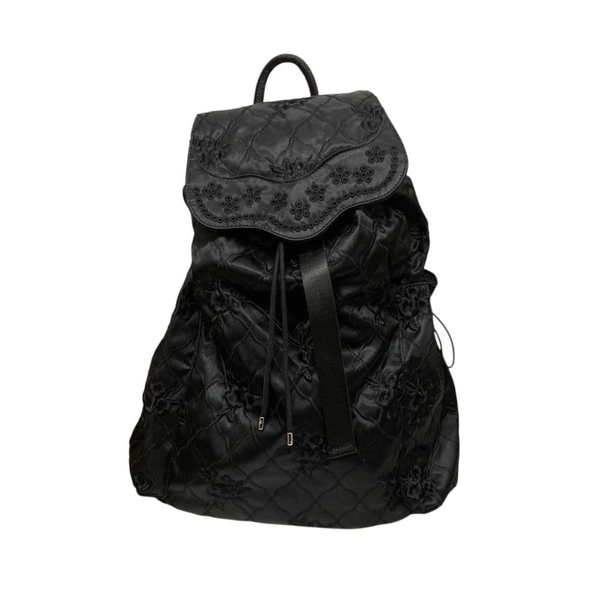 POPPY(ポピー) pointe backpackキルティング刺しゅうリュック ブラック