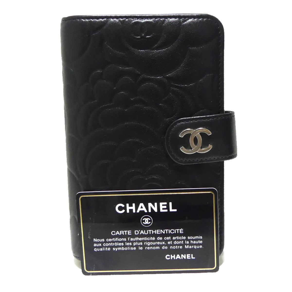 CHANEL(シャネル) ココマーク カメリア ラムスキン 2つ折り財布 17番台 □ ブラック × シルバー｜【公式】カインドオルオンライン  ブランド古着・中古通販【kindal】