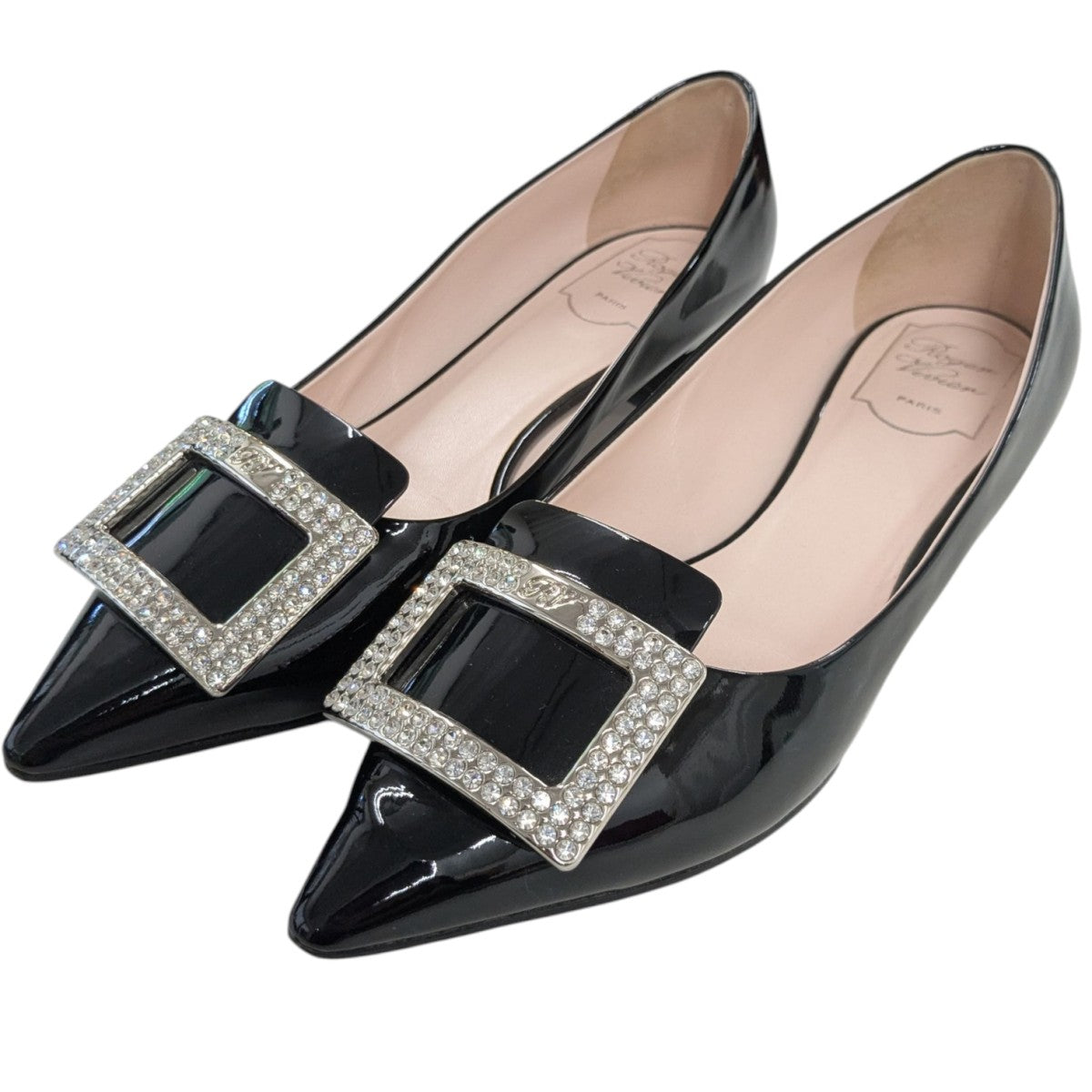 フラットパンプス