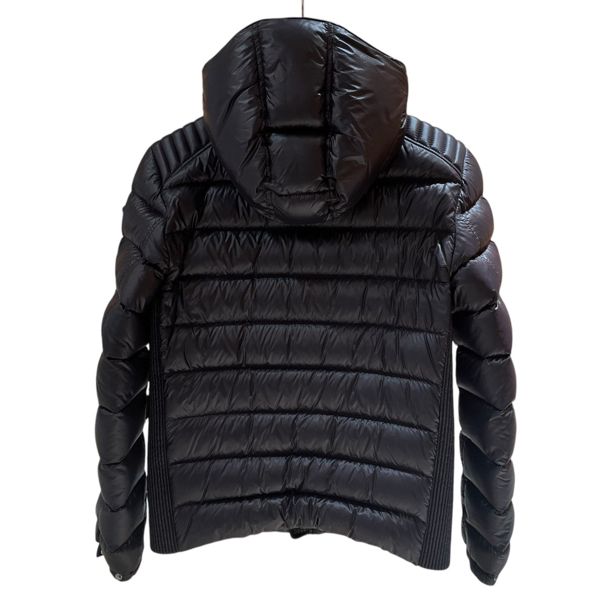 アームトライアングルロゴ プレート ダウンジャケット SGA654 三角プレート