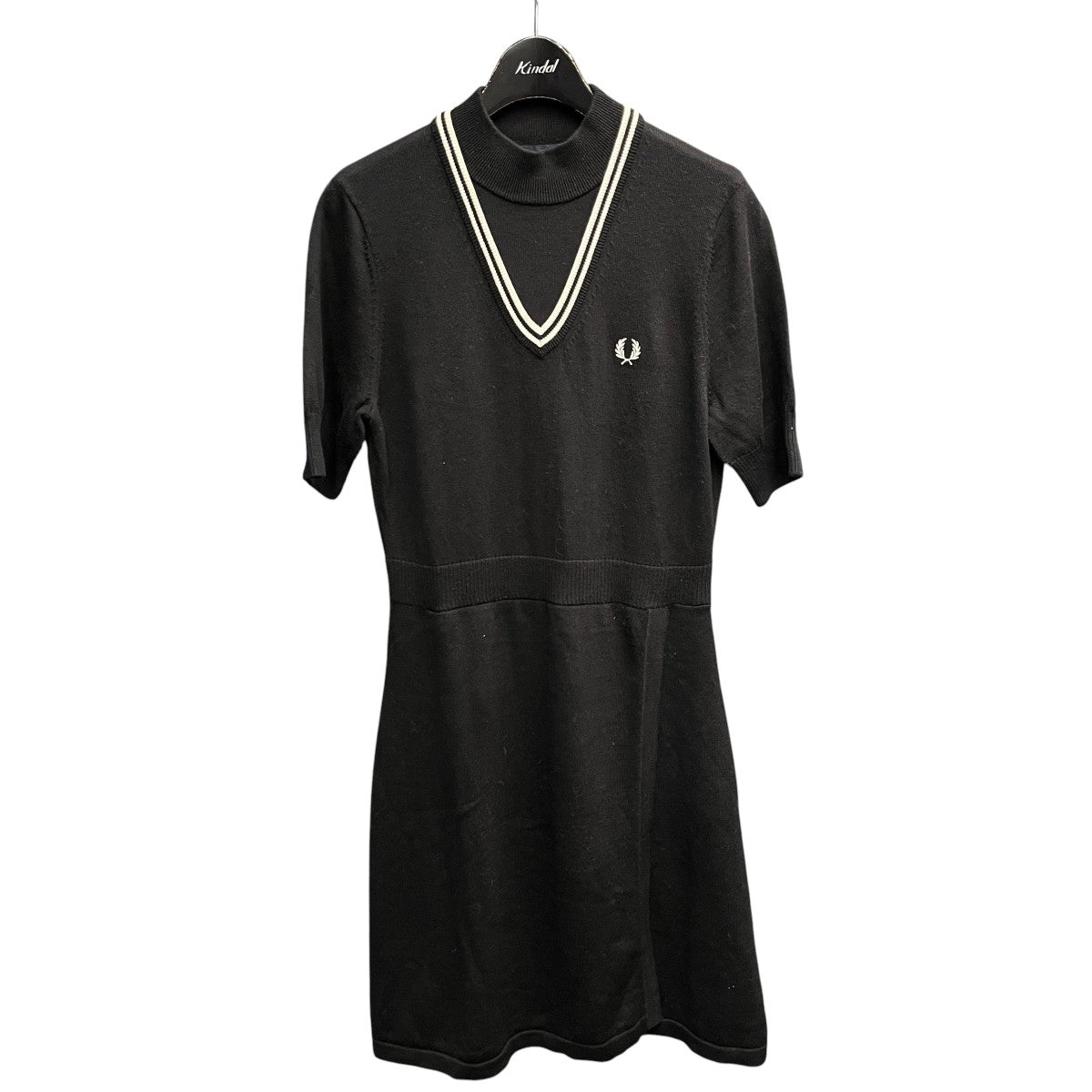 FRED PERRY(フレッドペリー) V-Insert Knitted DressワンピースD1168