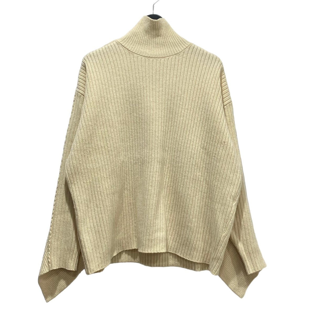 バックフリルタートルネックニット