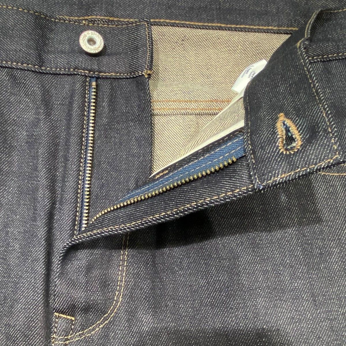 デニムパンツ