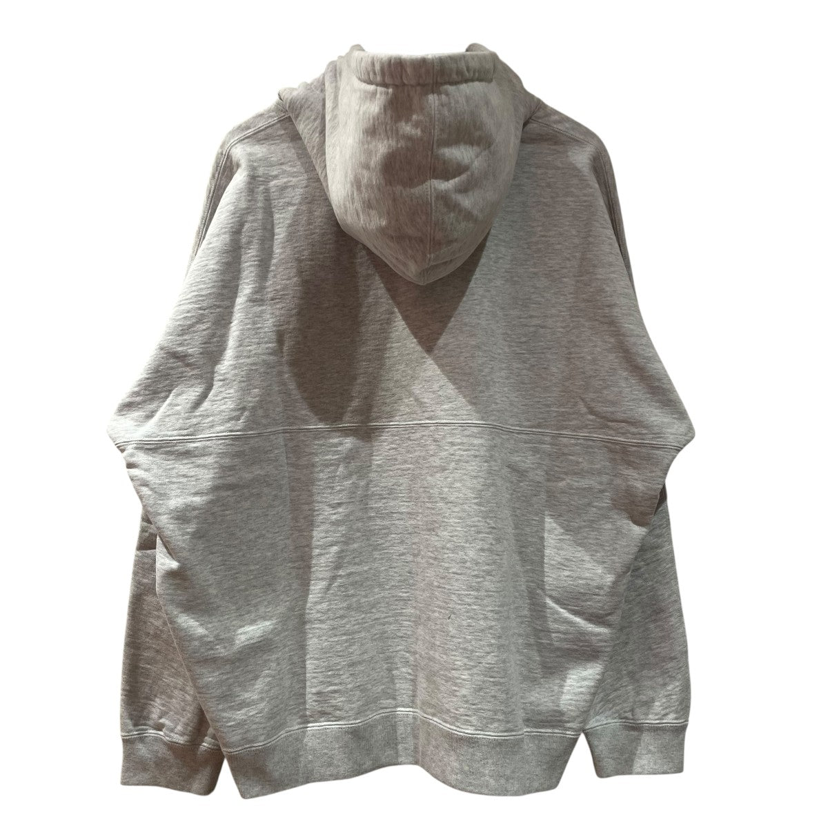 プルオーバーパーカー