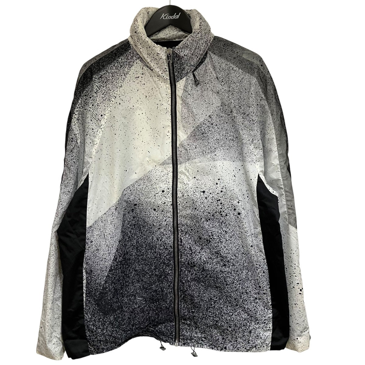 BALENCIAGA(バレンシアガ) 「スプレー柄」ナイロンジャケット372234