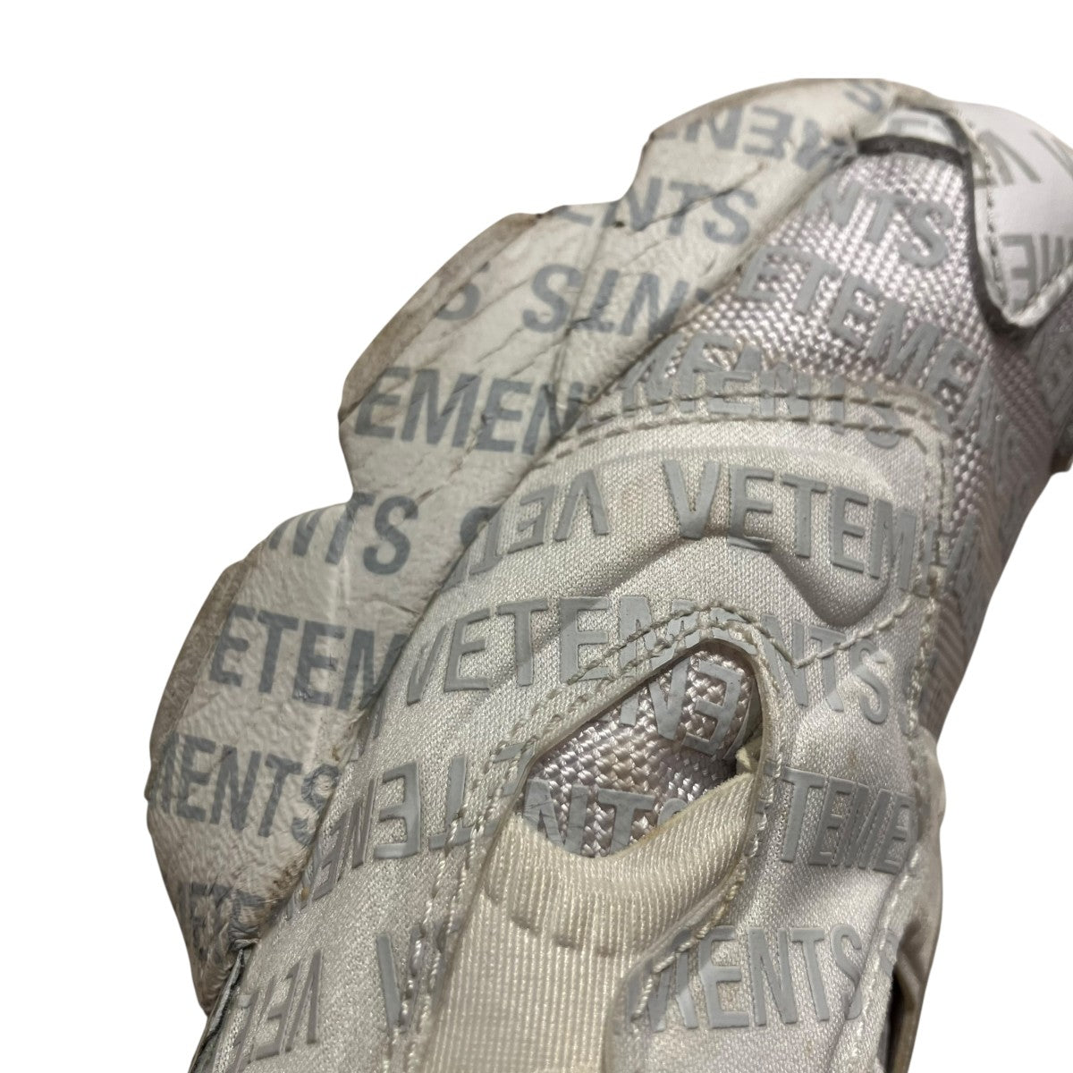 INSTAPUMP FURY VET EMOJIスニーカー