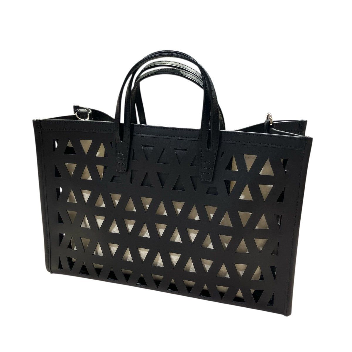 A VACATION Bread M Cutwork バッグ カットワーク A VACATION(アヴァケーション) BREAD M CUT WORKショルダーバッグ