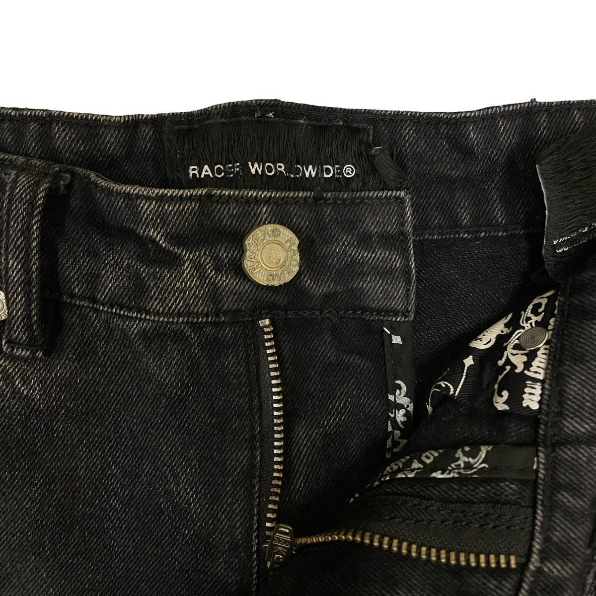 ダメージ加工デニムパンツ