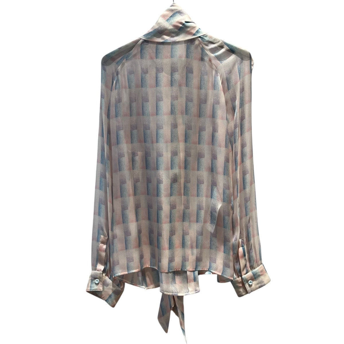 ボウタイブラウス