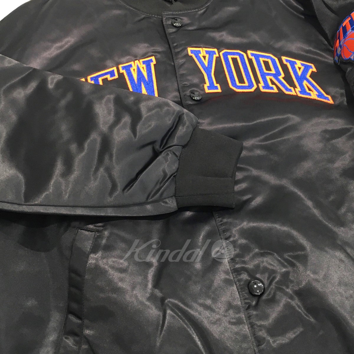 2022AW「New York Knicks Satin Bomber Jacket」サテンボンバー
