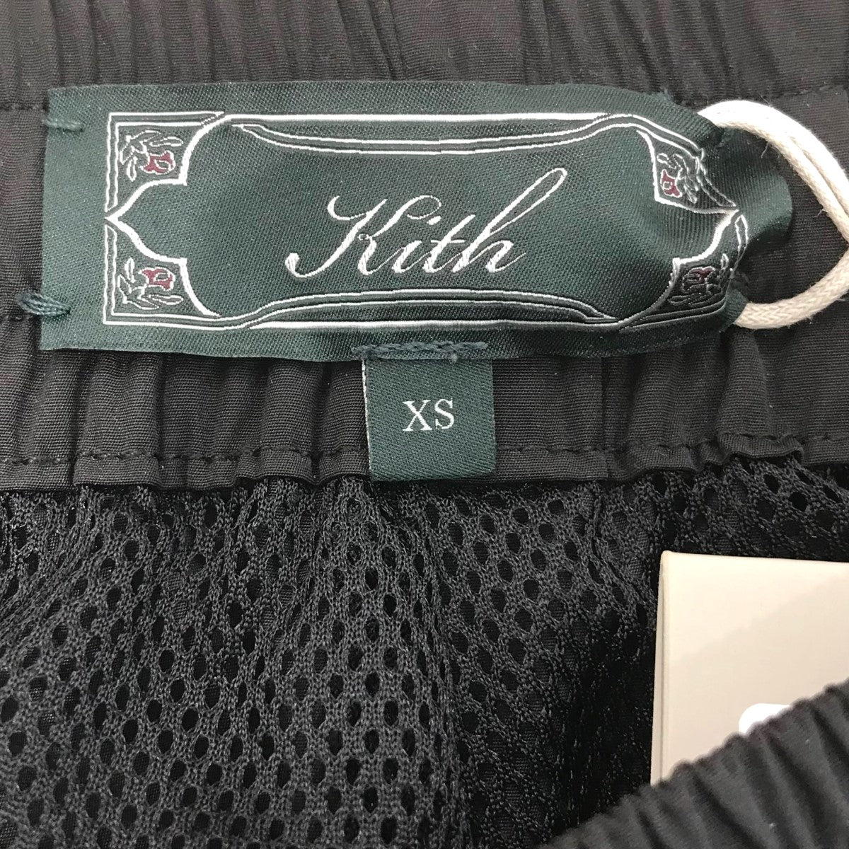 キスの2024SS「Transitional Active Short」 ロゴ刺繍ハーフパンツ KHM060629 001です。 KITH ボトムス 古着・中古アイテム