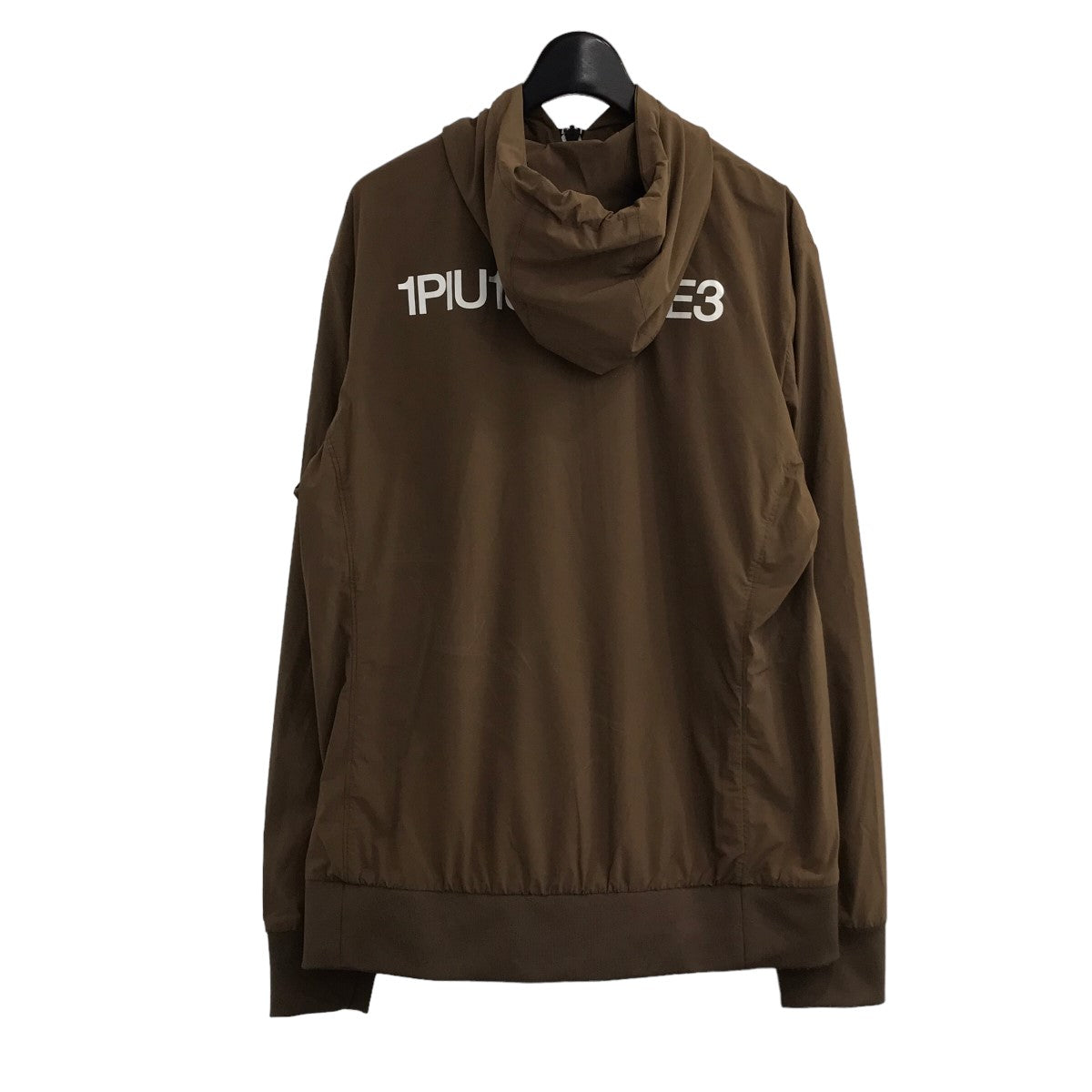 ウノピゥウノウグァーレトレのNECK ZIP PARKER ネックジップパーカー GRB101です。 1piu1uguale3 トップス 古着・中古アイテム