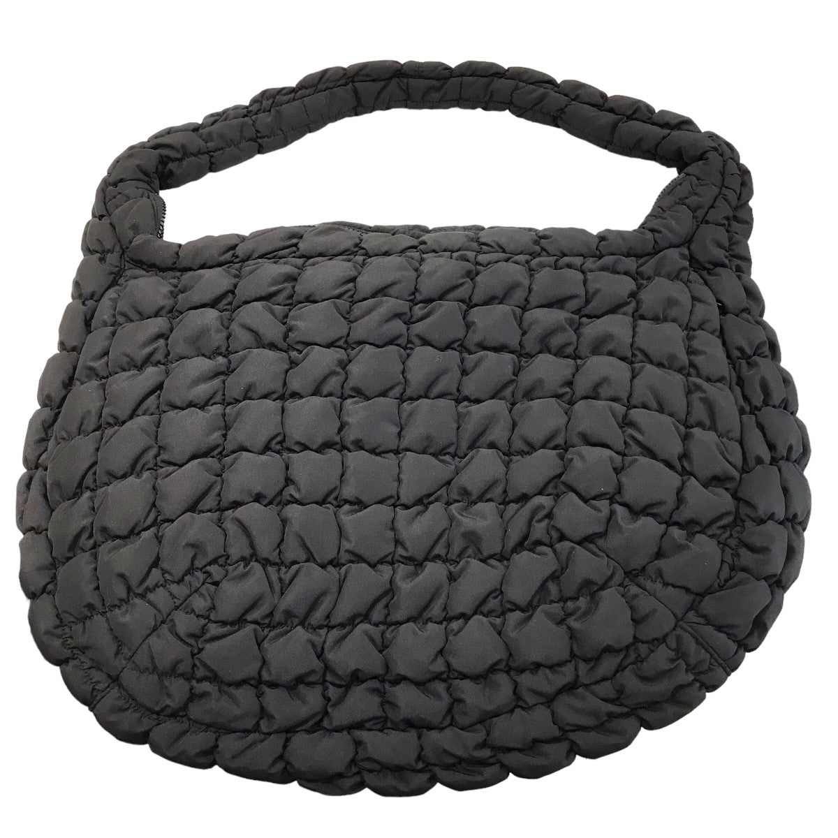 COS(コス) 「RECYCLED POLYESTER QUILTED OVERSIZED SHOULDER BAG」オーバーサイズ キルト ショルダーバッグ ブラック｜【公式】カインドオルオンライン ブランド古着・中古通販【kindal】