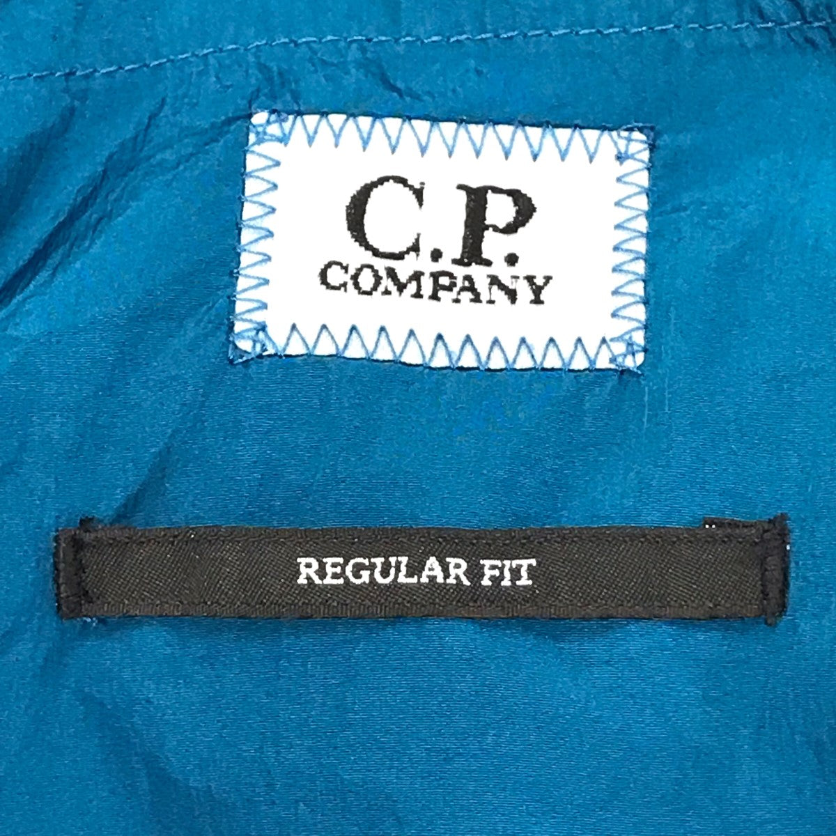 シーピーカンパニーの「Chrome-R Regular Utility Pant」 ナイロンカーゴパンツ 16CMPA004A 005904Gです。 C．P COMPANY ボトムス 古着・中古アイテム