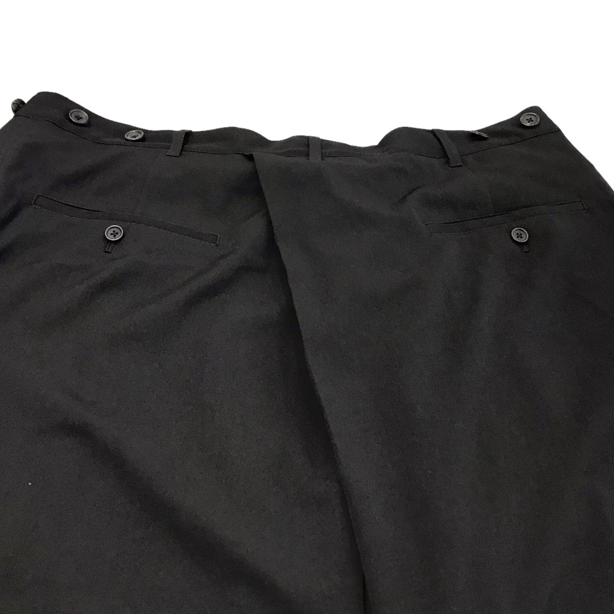 ヨウジヤマモトプールオムの24AW 「WOOL GABARDINE STANDARD HAKAMA PANTS」 ウールギャバジンハカマパンツ HO P10 100です。 Yohji Yamamoto pour homme ボトムス 古着・中古アイテム