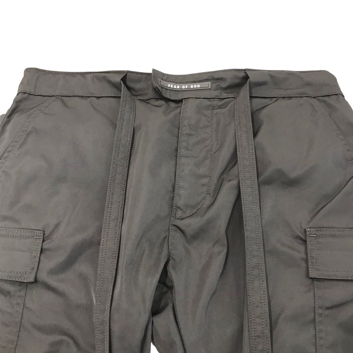 FEAR OF GOD(フィアオブゴッド) 「SIXTH COLLECTION NYLON CARGO PANTS」ナイロンカーゴパンツFG10  012 F18 9N FG10 012 F18 9N ブラック サイズ S｜【公式】カインドオルオンライン ブランド古着・中古通販【kindal】