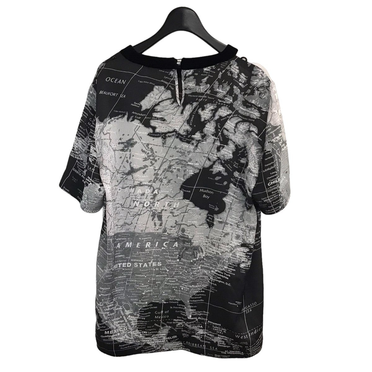 sacai(サカイ) SAMPLE品 「World Map Print Blouse」ワールドマップブラウス ブラック サイズ  サイズ表記無し｜【公式】カインドオルオンライン ブランド古着・中古通販【kindal】