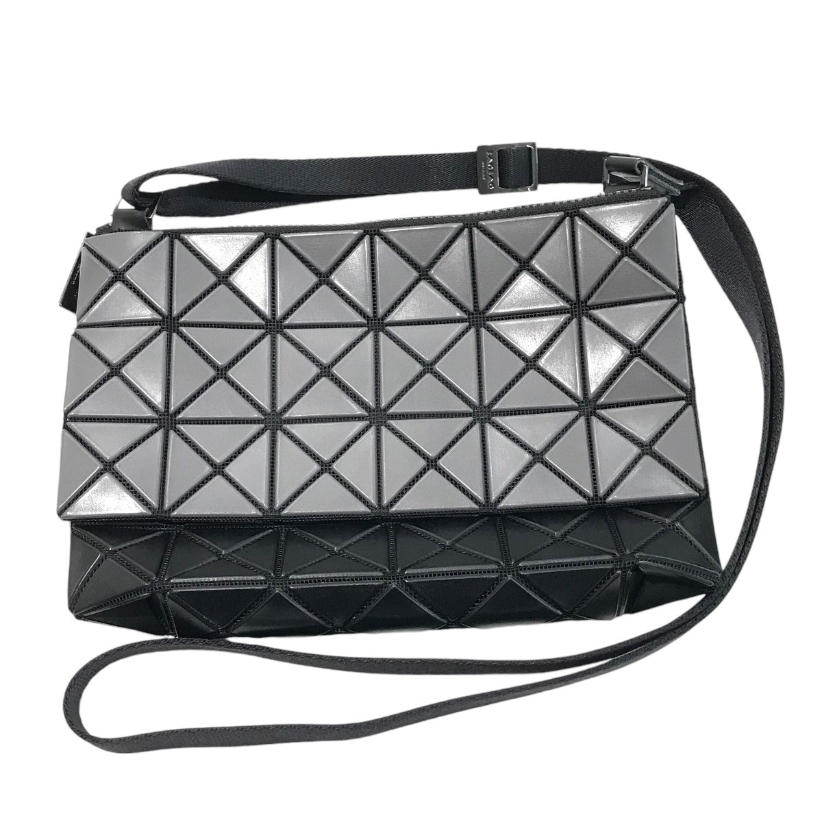 BAO BAO ISSEY MIYAKE(バオバオイッセイミヤケ) 「SAMPLE品」プリズムショルダーバッグ  グレー×ブラック｜【公式】カインドオルオンライン ブランド古着・中古通販【kindal】