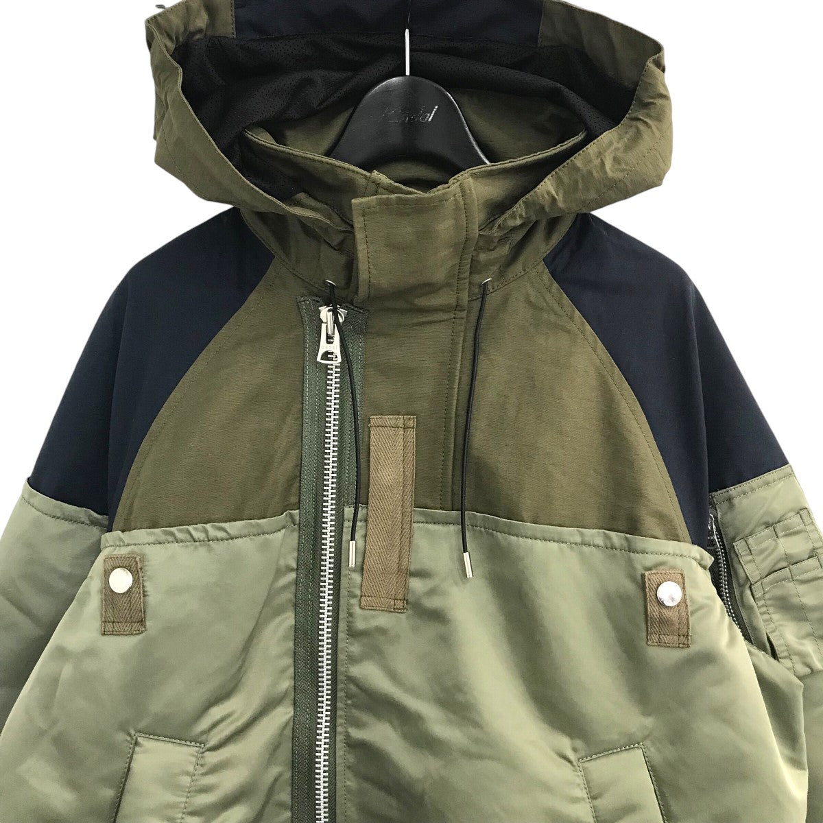 sacai(サカイ) 「Nylon Twill Outdoor Blouson」MA-1ドッキングフーデッドジャケット21 02533M