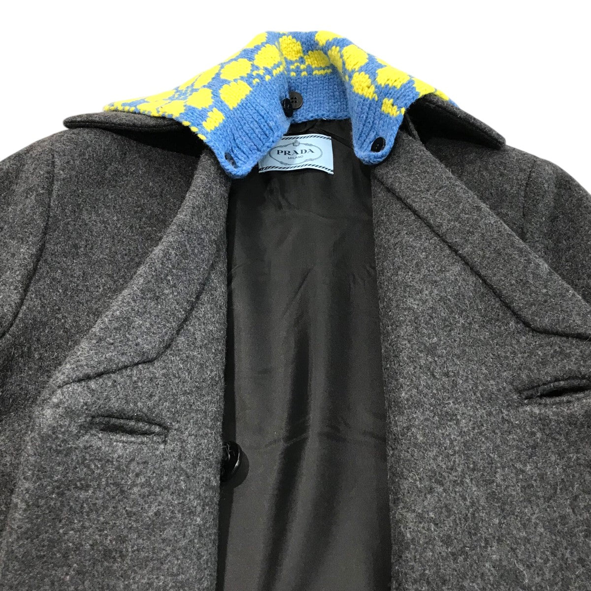 プラダのニットつけ襟カシミヤロングコート P679OLです。 PRADA アウター 古着・中古アイテム