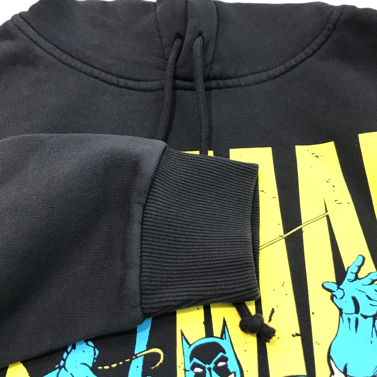 キス×バットマンのバットマンプルオーバーパーカーです。 KITH×BATMAN 古着・中古 トップス アイテム