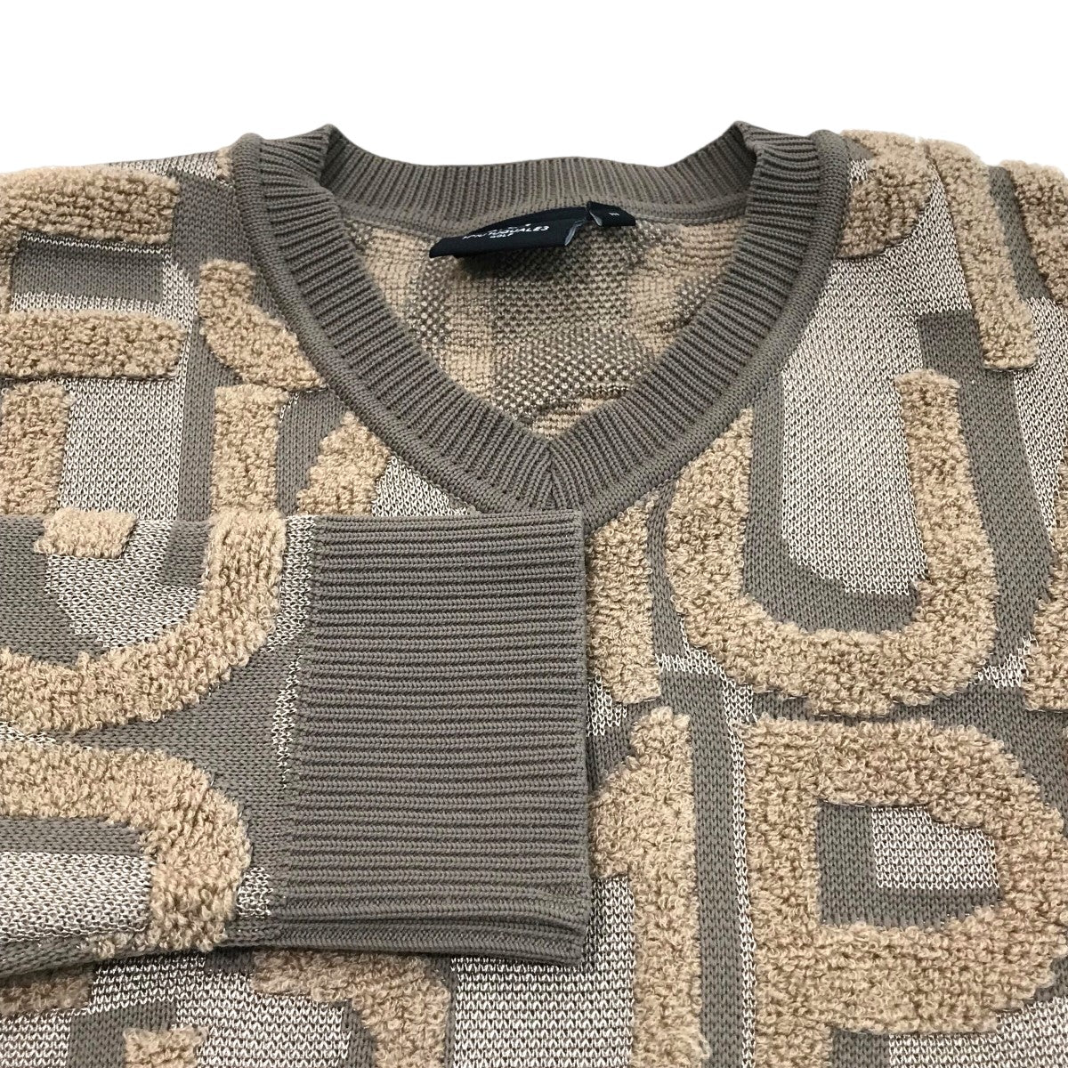 「BIG FULL LOGO V-NECK」ビッグロゴニットGRK054