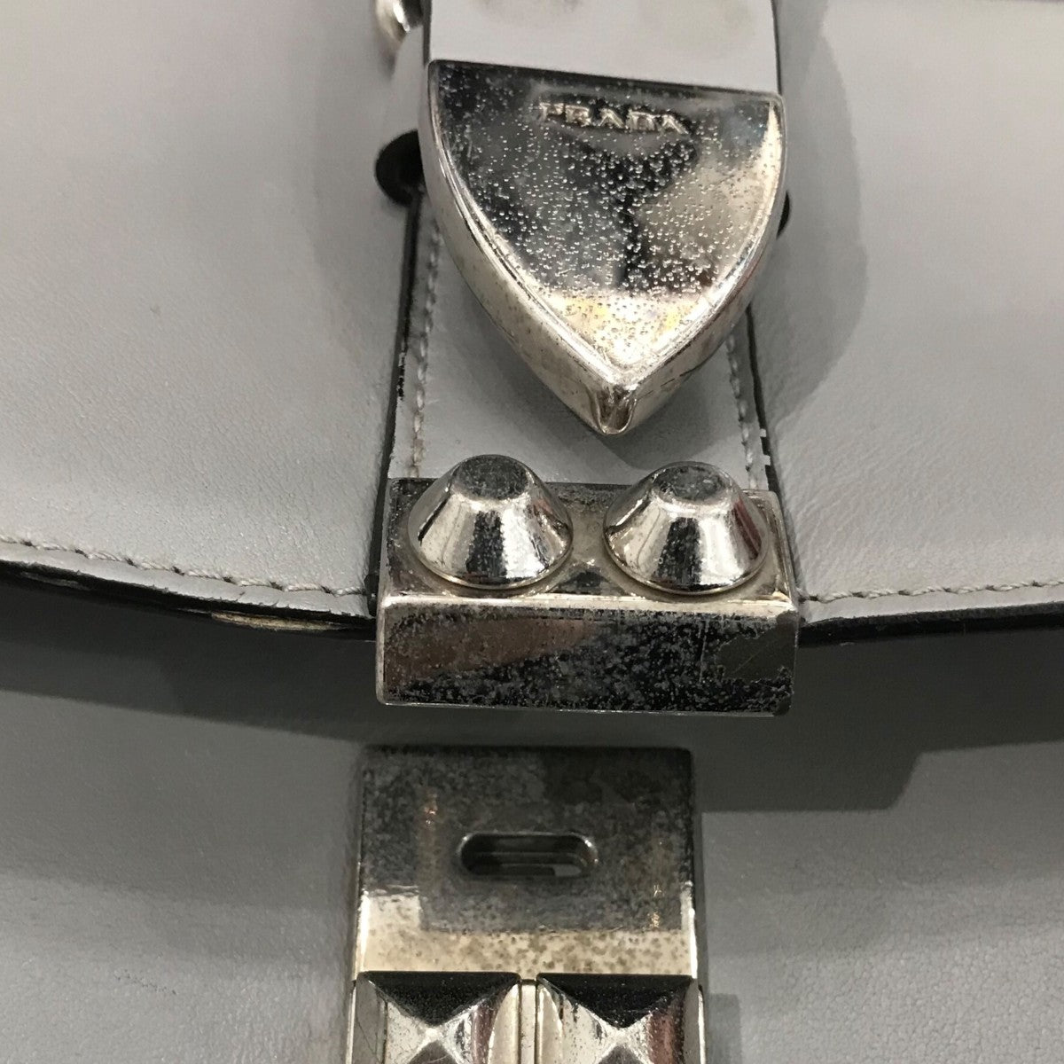 「ELEKTRA エレクトラ」スタッズレザーショルダーバッグ1BD120