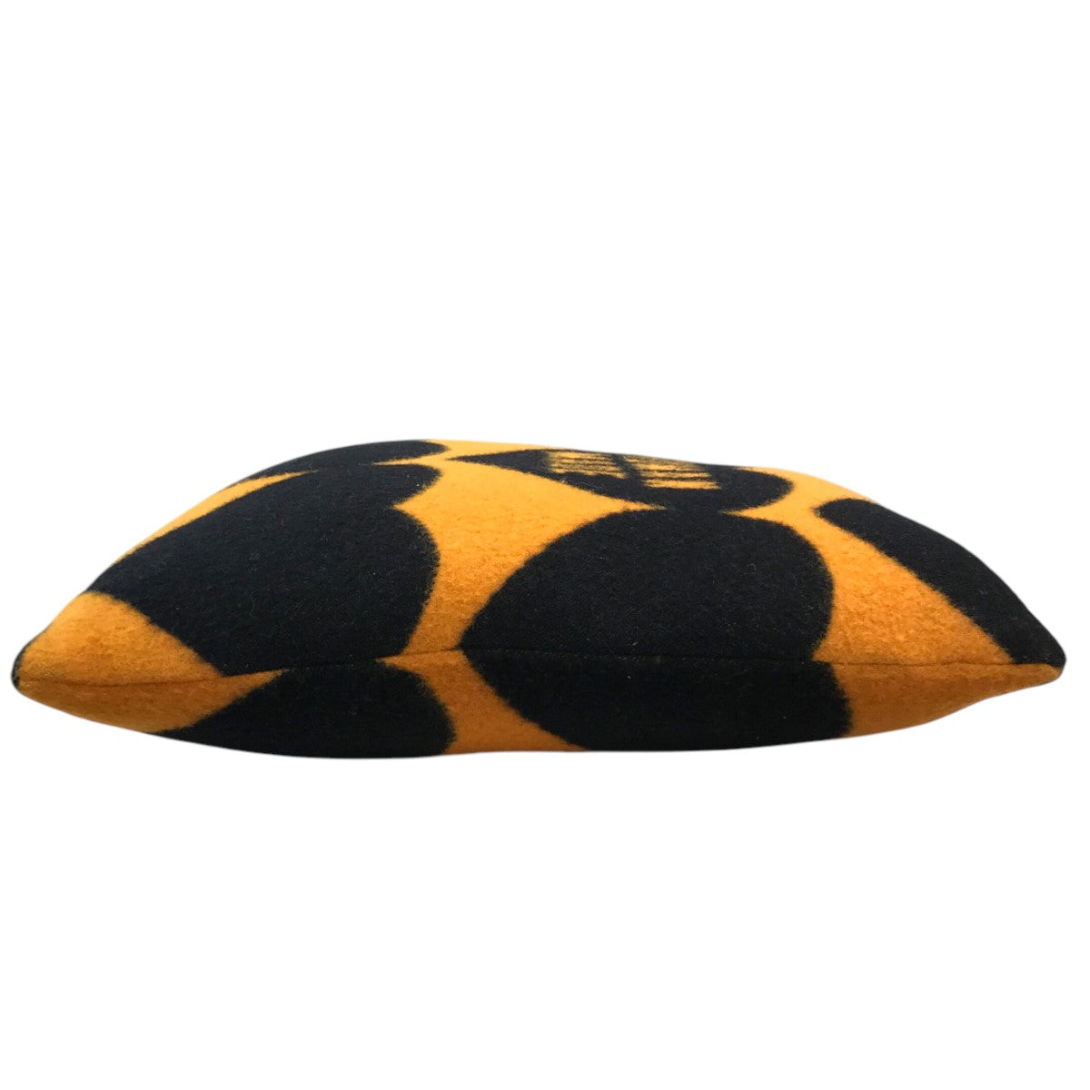 HUMAN MADE(ヒューマンメード) クッション オレンジ×ブラック｜【公式