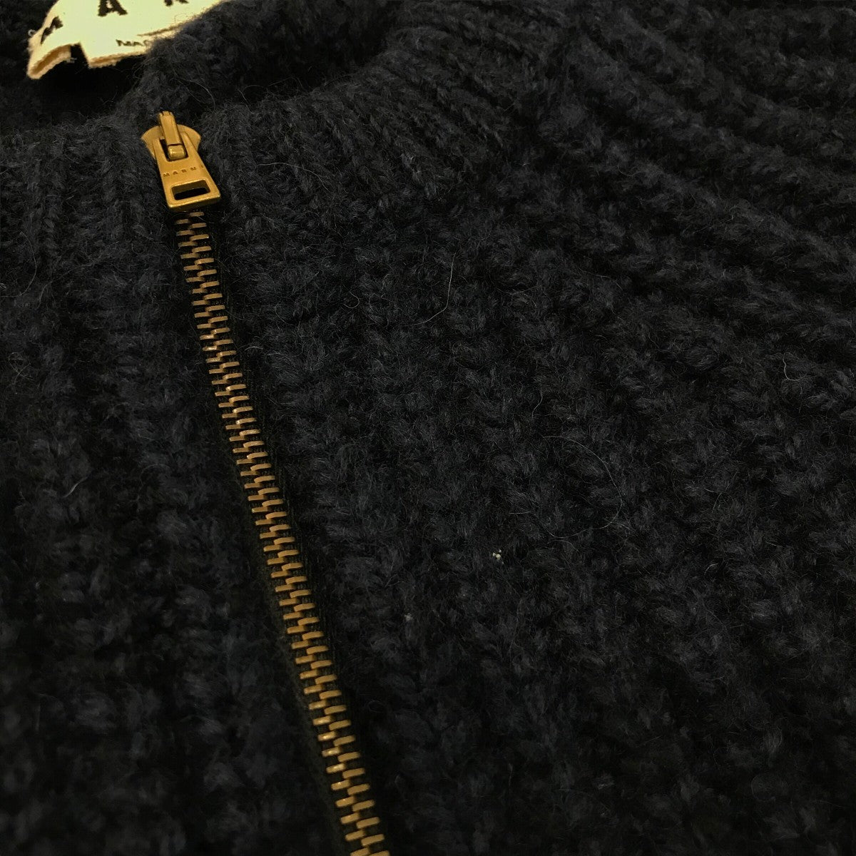 Marni ネイビー刺繍セーター Marni ネイビー刺繍セーター