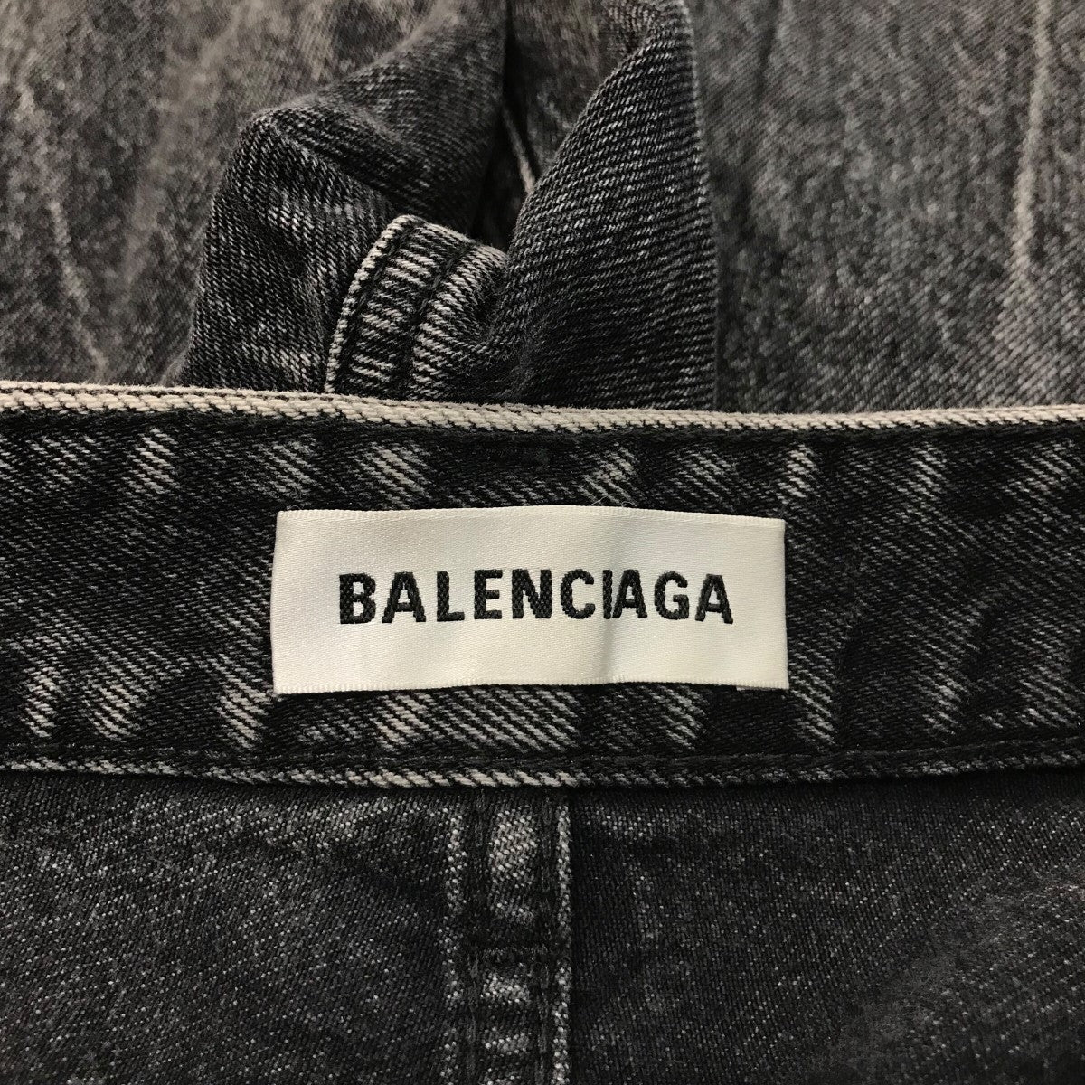 BALENCIAGA トライバル柄 ワイドデニムパンツ BALENCIAGA トライバル柄 ワイドデニムパンツ - メルカリ