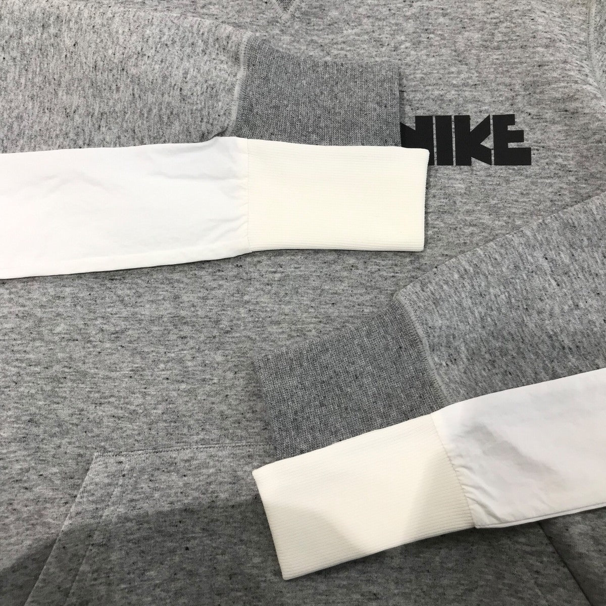 sacai×NIKE ドッキングプルオーバーパーカーCZ4695 063 CZ4695