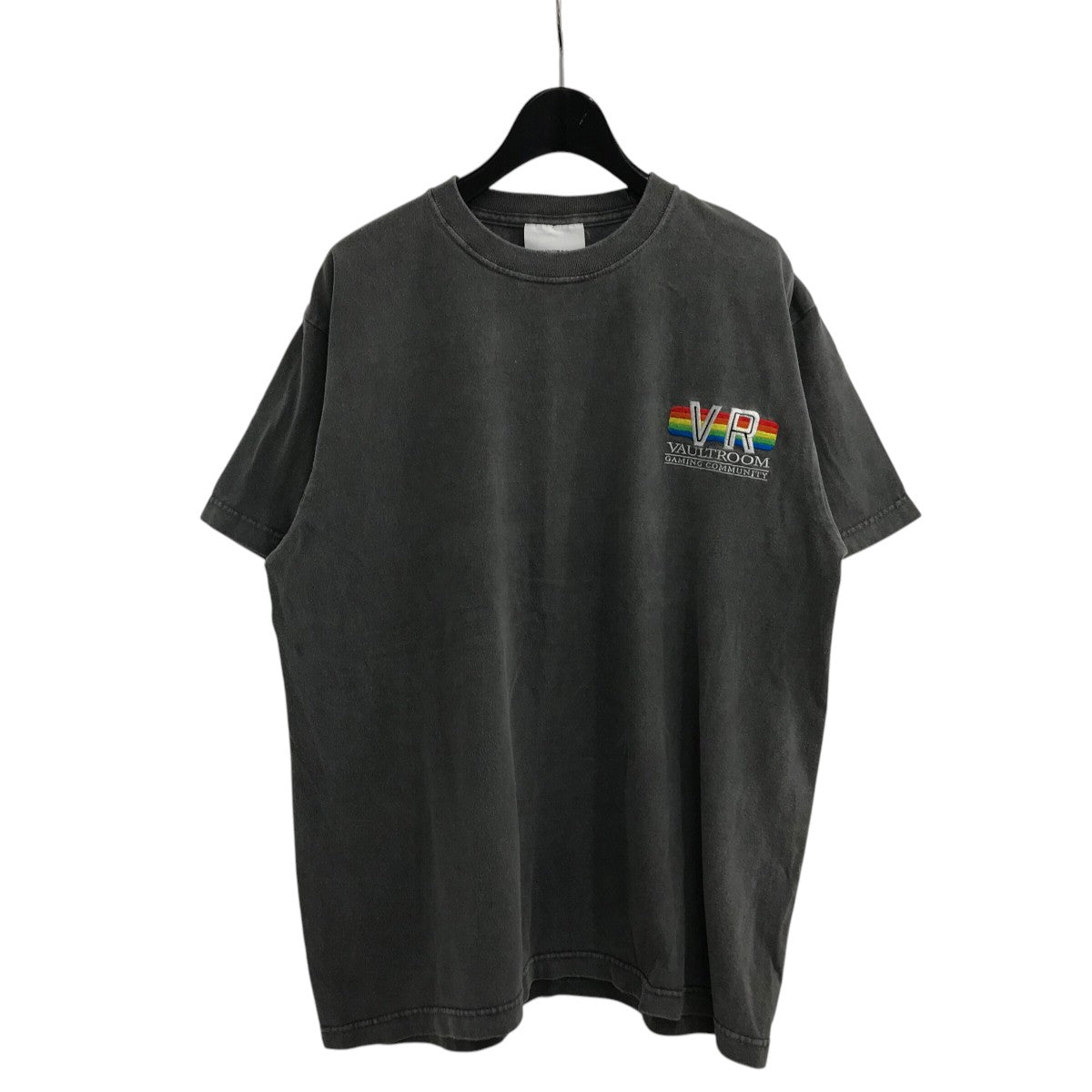 vaultroom(ボルトルーム) 「RETRO LOGO TEE」刺繍Tシャツ
