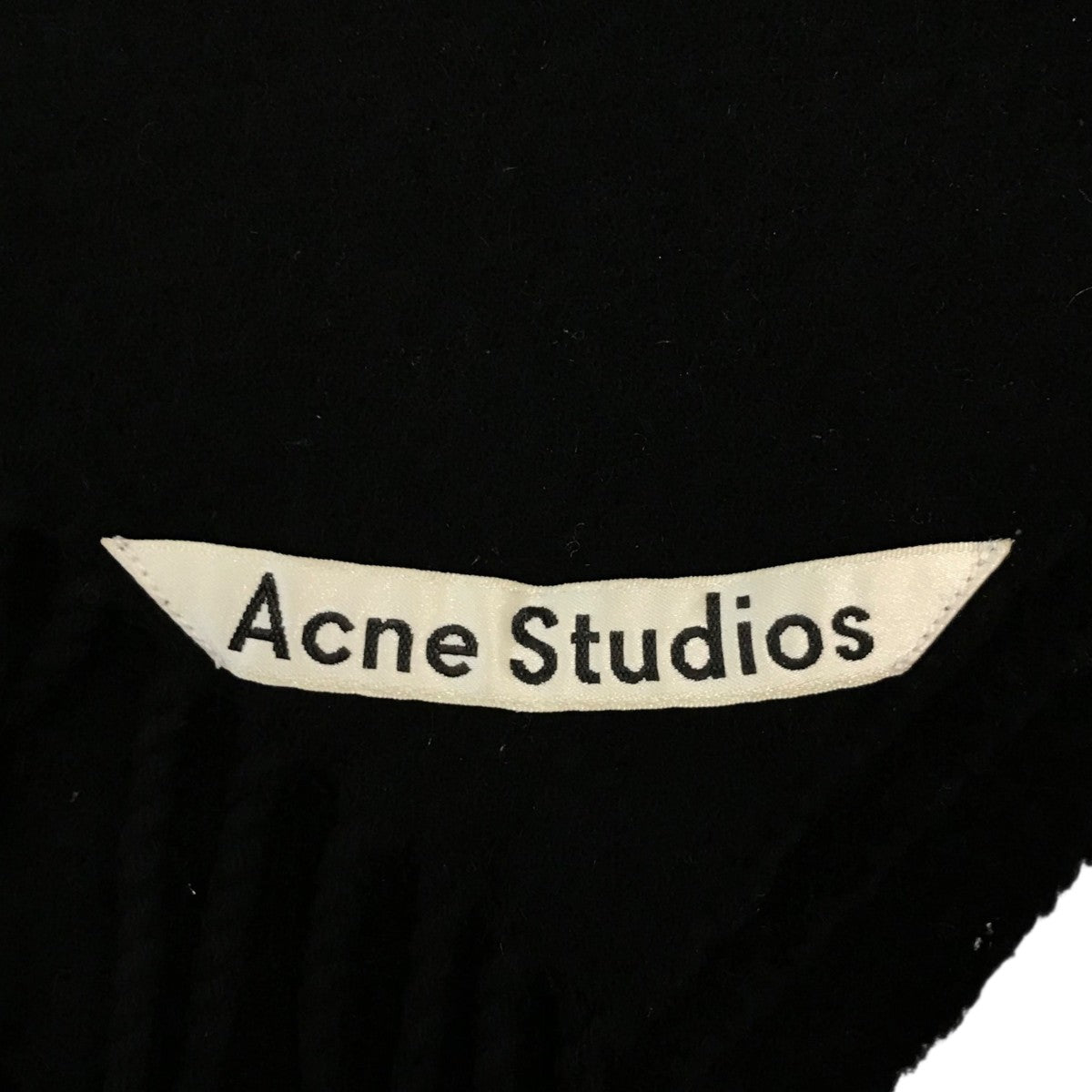 Acne Studios ブラックマフラー wq00053447_1.jpg