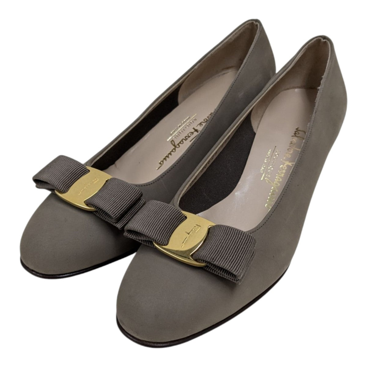 Salvatore Ferragamo スウェードパンプス SONIA 箱付 Salvatore Ferragamo スウェードパンプス SONIA 箱付 靴