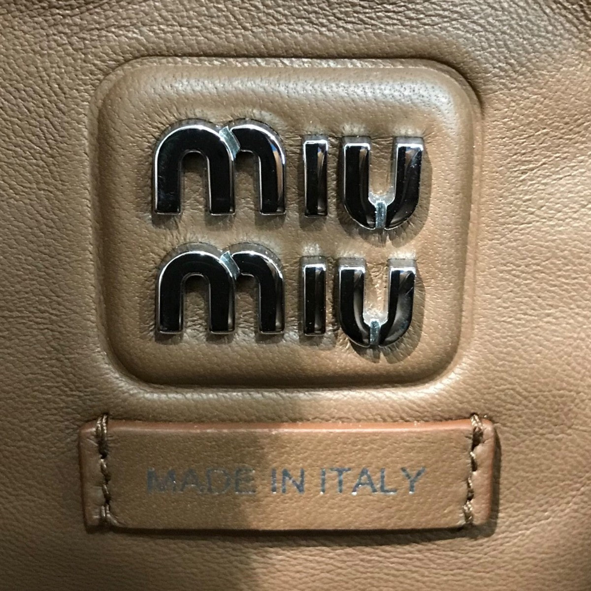 MIU MIU(ミュウミュウ) ナッパレザー トップハンドルバッグ