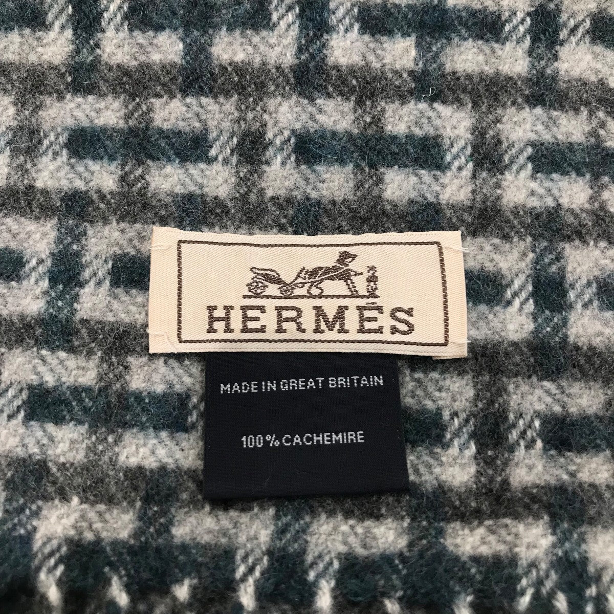 HERMES(エルメス) 「Hエコセ」カシミヤマフラー グレー×グリーン